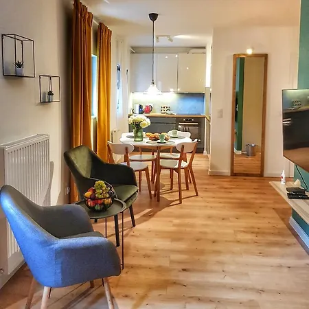 Gdańsk Stare Miasto - Mirror Apartament - 43m, 4 osoby, 2min od Starówki, BEZPŁATNY parking, Self chek in *