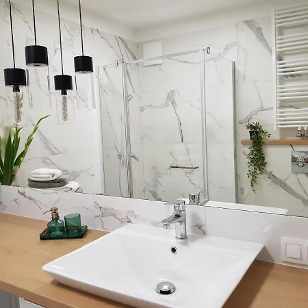 Apartament Gdańsk Stare Miasto - Mirror Apartament - 43m, 4 osoby, 2min od Starówki, BEZPŁATNY parking, Self chek in *