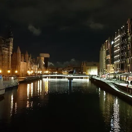 Gdansk Stare Miasto - Mirror Apartament - 43M, 4 Osoby, 2Min Od Starowki, Bezplatny Parking, Self Chek In