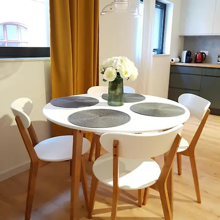 Gdańsk Stare Miasto - Mirror Apartament - 43m, 4 osoby, 2min od Starówki, BEZPŁATNY parking, Self chek in Gdańsk