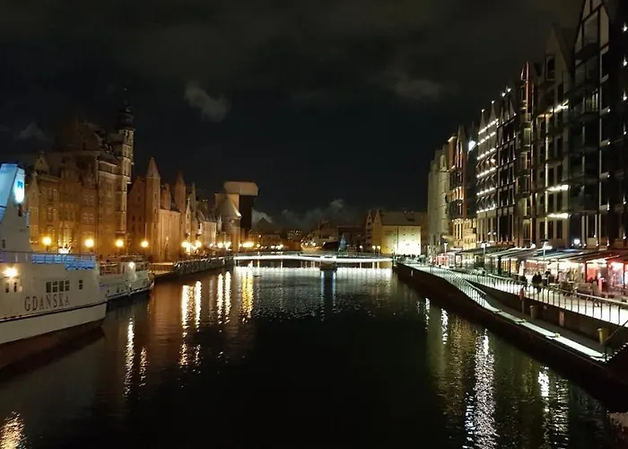 Stare - Mirror - 43m, 4 Osoby, 2min Od Starowki, Bezplatny Parking, Self Chek In