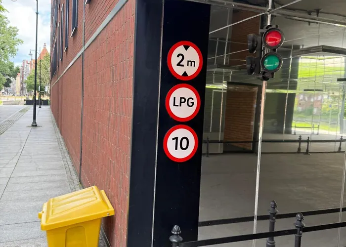 Apartment Stare - Mirror - 43m, 4 Osoby, 2min Od Starowki, Bezplatny Parking, Self Chek In Danzig